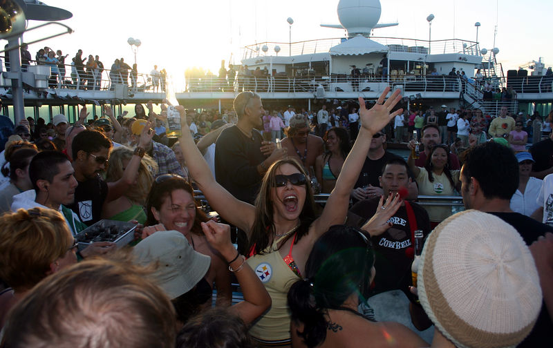 pic of dave matthews and friends cruise