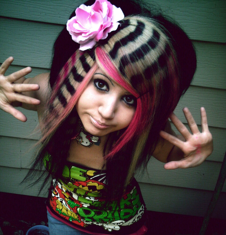 scene girl hairstyle. a hot scene model scene girl